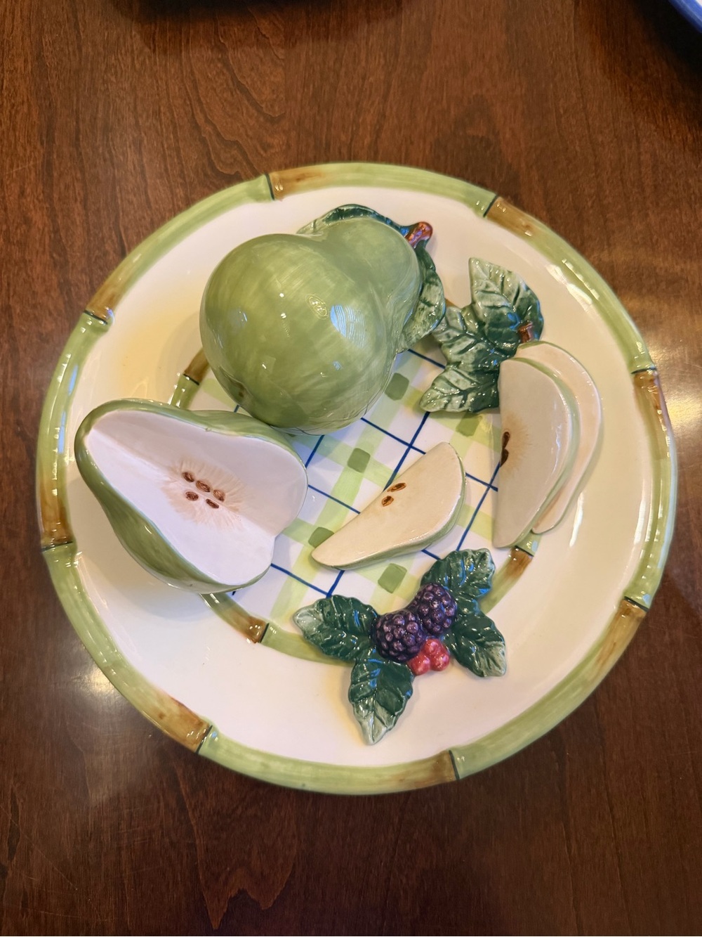 Green Fruit Ceramic 3-D  Vintwall hanging plate with Decorative Pears and Berry